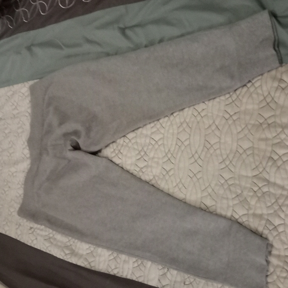 VS pink and Nike crop joggers - Picture 4 of 5